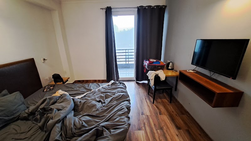 Townhouse Infinity stays - Townhouse Infinity stays 183p, Medicity, Islampur Colony, Sector 38, Gurugram, Haryana 122018, India