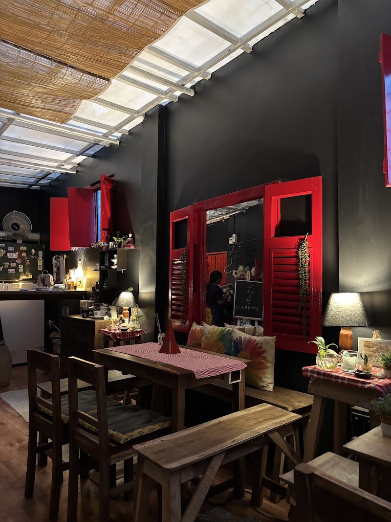Mise En Place - Mise En Place Ground Floor Cafe, 28, Gariahat Rd S, Dhakuria, Selimpur, Kolkata, West Bengal 700031, India