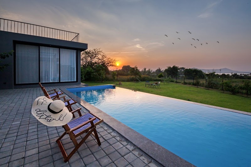 StayVista at Villa Meer | Premium Holiday Home with Private Pool in Nashik - StayVista at Villa Meer | Premium Holiday Home with Private Pool in Nashik, next to York Winery, Gangapur, Sawargaon, Nashik, Maharashtra 422222, India
