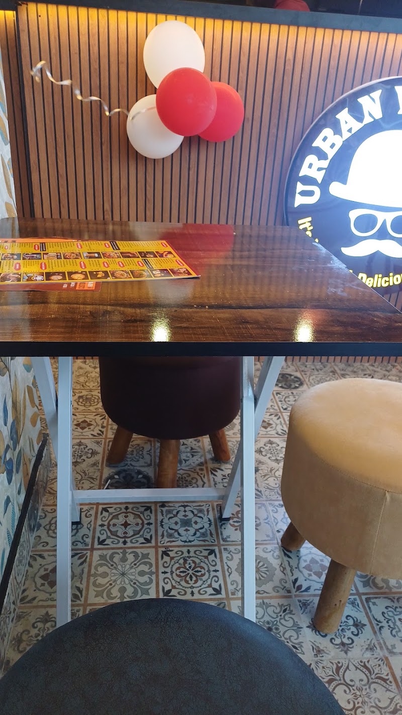 URBAN VADA PAV - URBAN VADA PAV GATE NO 19, SPECTRUM MALL PHASE 2, Sector 75, Noida, Uttar Pradesh 201316, India