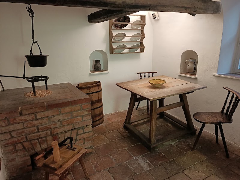 Fuggerei - Fuggerei, Jakoberstraße 26, 86152 Augsburg, Germany
