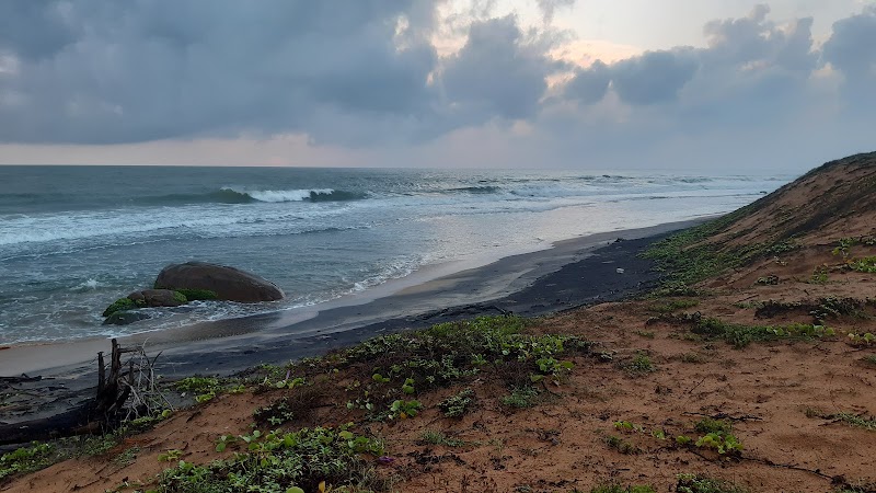 Black Beach - Black Beach Black Beach Arugembay, Sri Lanka