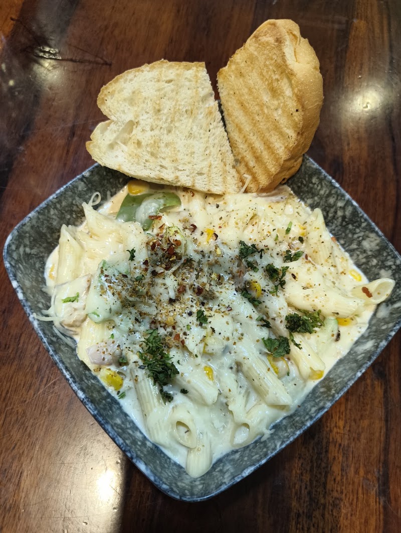 Flavours Cafe & Bakery - Flavours Cafe & Bakery, Swastik Plaza, near ravidas gate, Lanka, Varanasi, Uttar Pradesh 221005, India