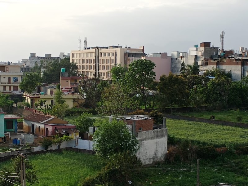 Trimrooms @ Katra Railway Station - Trimrooms @ Katra Railway Station, Railway Station, Railway Rd, near Katra, Katra, 182301