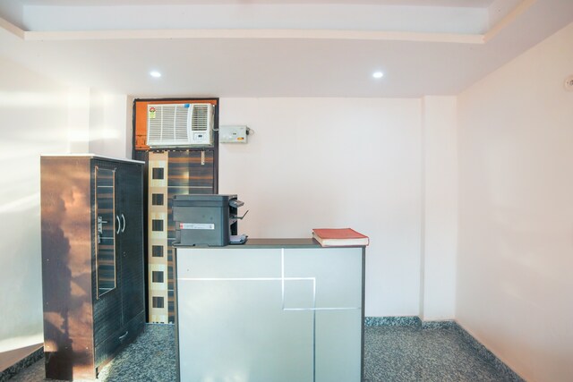 OYO Flagship Hotel A S Residency - OYO Flagship Hotel A S Residency Plot no. 15 , Mamura, near Parthala Flyover, Chowk, Sector 121, Dadri, Noida, Uttar Pradesh 201309, India