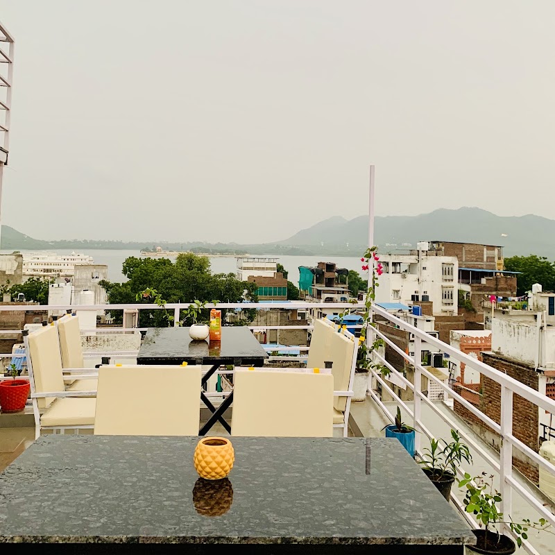 Galaxy Rooftop Restaurant - Galaxy Rooftop Restaurant 138 ,mildlife hostel, chandpole Mildlife hostel, Nag Marg, amrai road, Ambamata, Udaipur, Rajasthan 313001, India