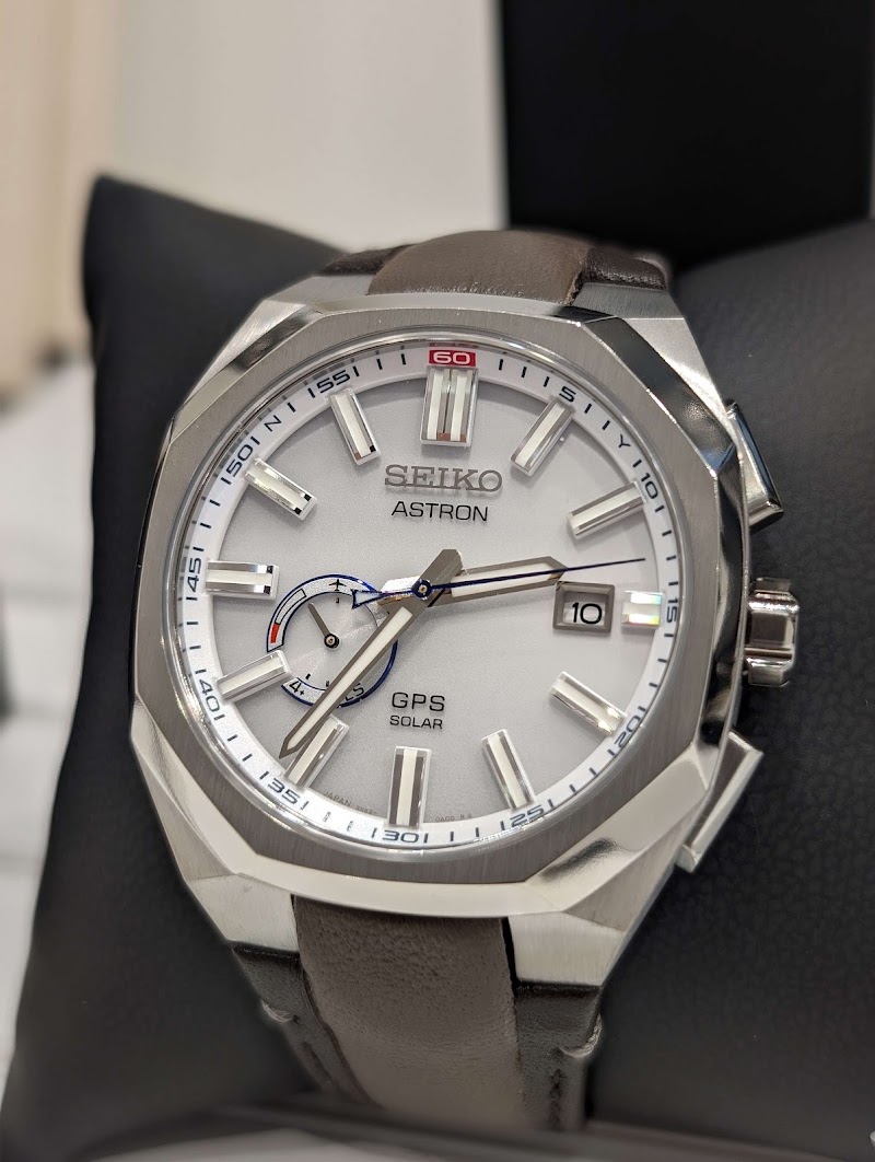 KAY DELUXE - Jewelry, Watches & Co. - KAY DELUXE - Jewelry, Watches & Co. Linzer G. 72, 5020 Salzburg, Austria