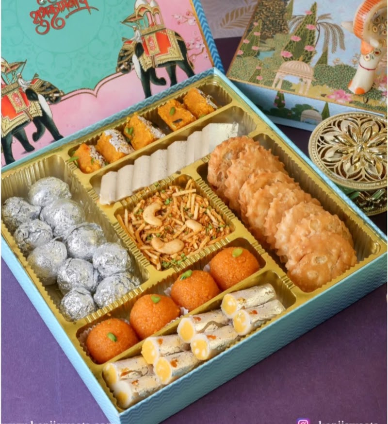 Aggarwal Misthan Bhandar - Aggarwal Misthan Bhandar WVP3+27F, Main Market Rd, Kayasthwari, Tijara, Rajasthan 301411, India