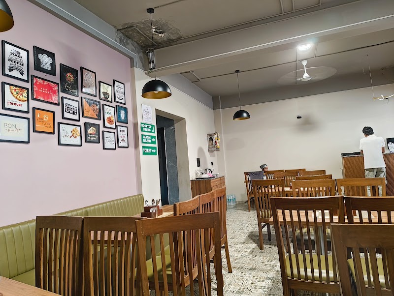 Pranaam Pure Veg Restaurant - Pranaam Pure Veg Restaurant Ward C, CTS no 30, Kelkar Building, Taluka, near S T Stand, Takve Kurth, Gawliwada, Rao Colony, Lonavala, Maharashtra 410401, India