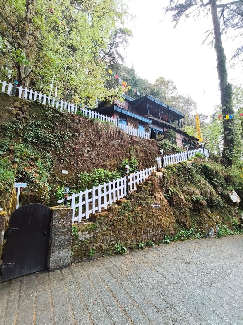 Landour cottage - Landour cottage F35R+7V8 cottage, Luxmanpuri, Rajmandi, Landour, Mussoorie, Uttarakhand 248179, India