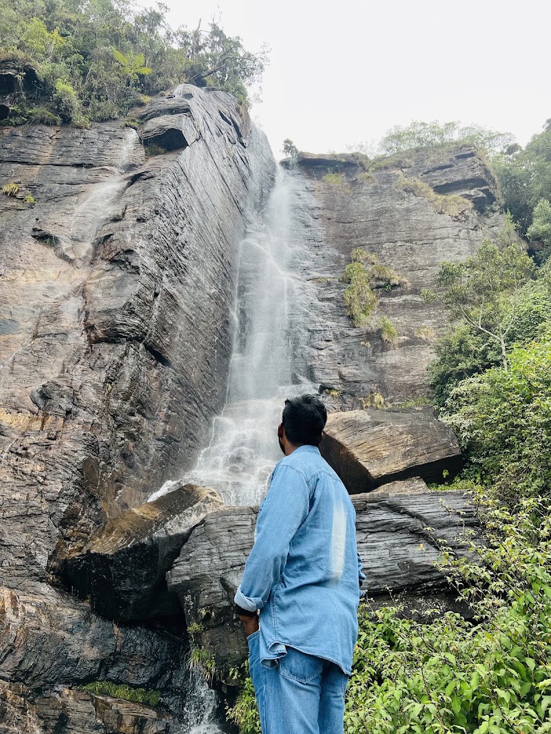 Lover's Leap Waterfall - Lover's Leap Waterfall Nuwara Eliya 22200, Sri Lanka