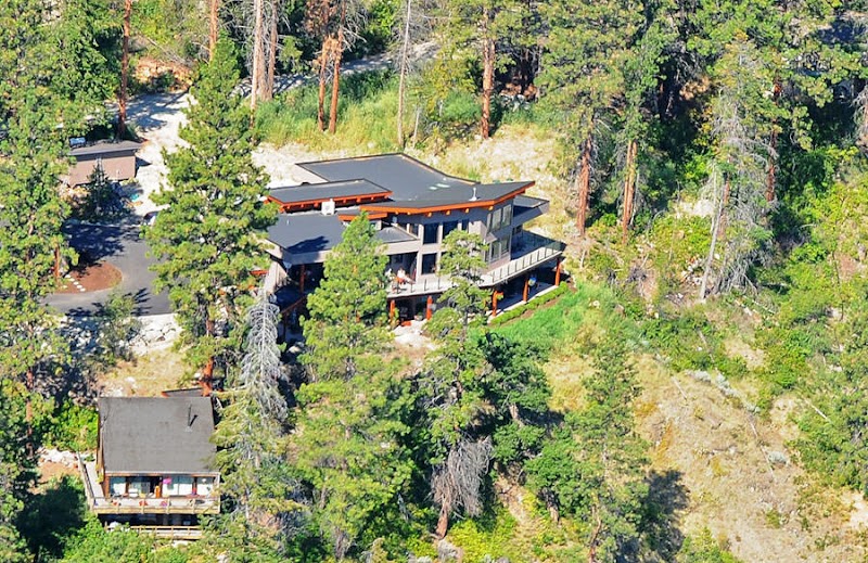 Pineacre on the Lake - Pineacre on the Lake 7220 Highway 97 South, Peachland, BC V0H 1X9, Canada