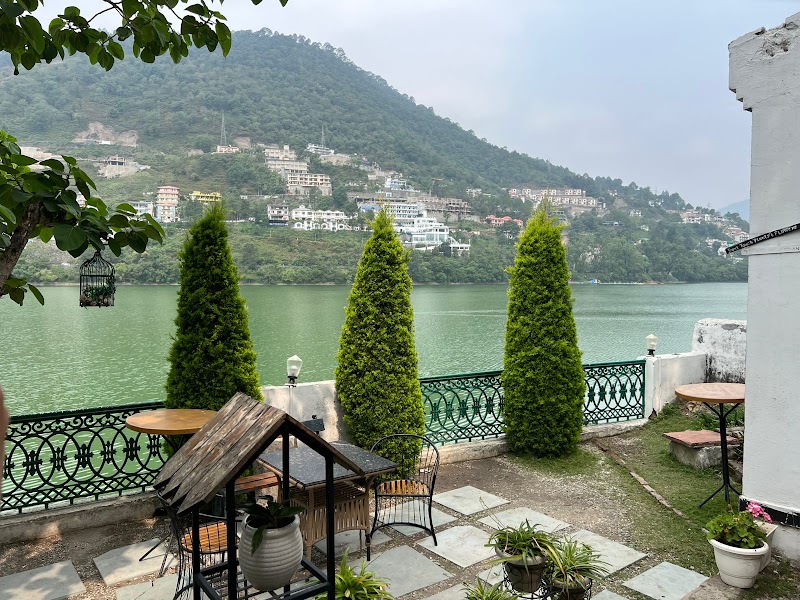 Aquarium Island Cafe - Bhimtal - Aquarium Island Cafe - Bhimtal, Aquarium Island, Bhimtal, Uttarakhand 263136, India