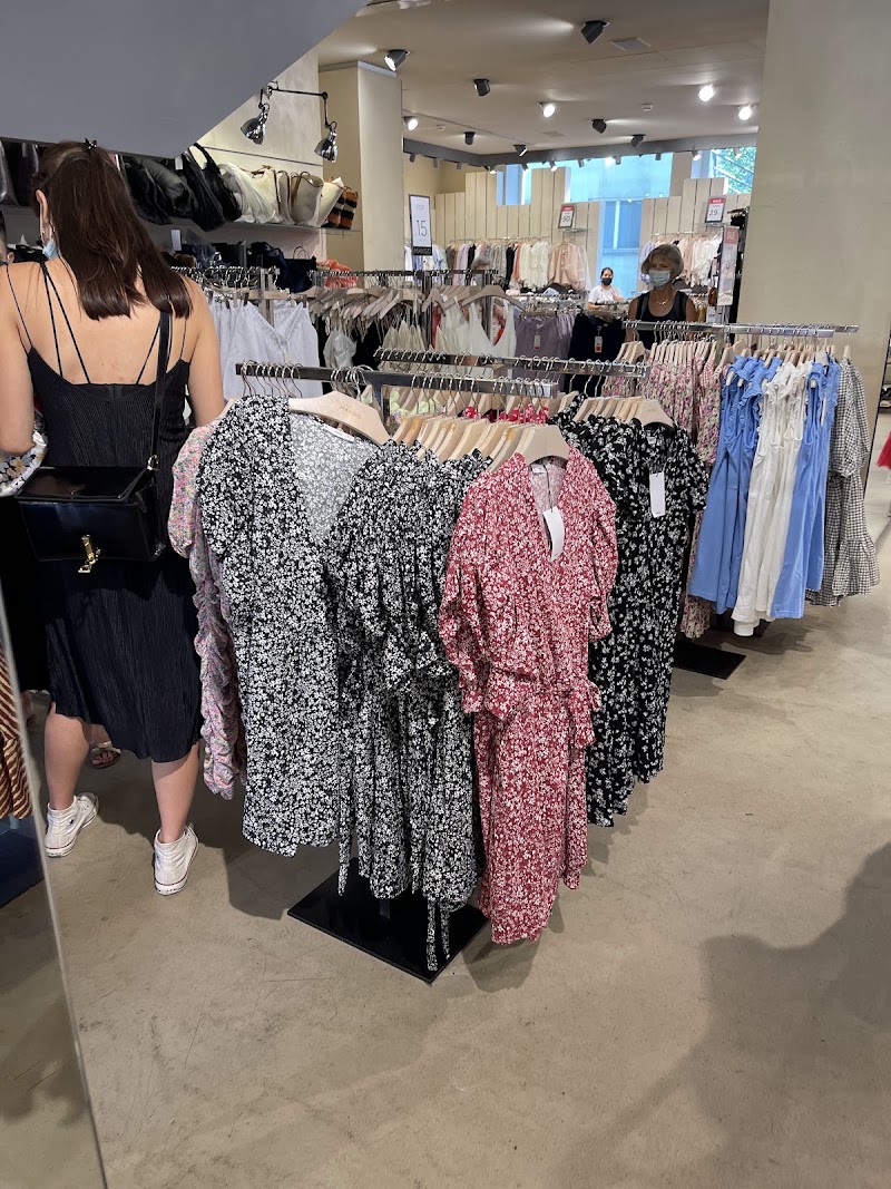 ZARA - ZARA Bahnhofstrasse 66, 8001 Zürich, Switzerland