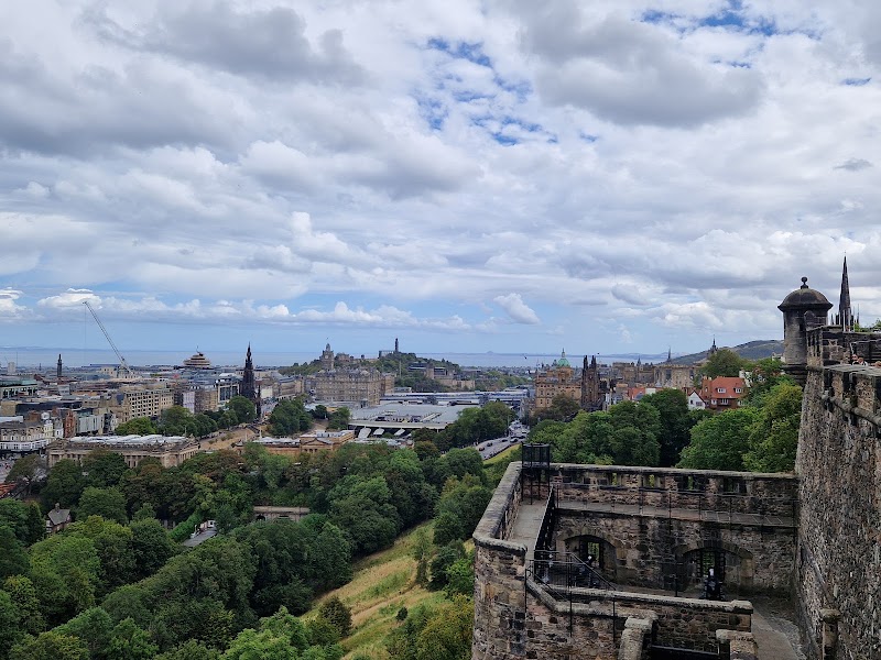 EDI Tours - EDI Tours, David Hume, Edinburgh EH1 2NT, UK