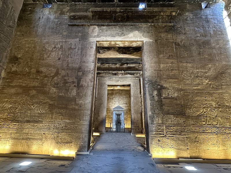 Edfu Temple - Edfu Temple, Adfo, Edfu, Aswan Governorate 1291237, Egypt