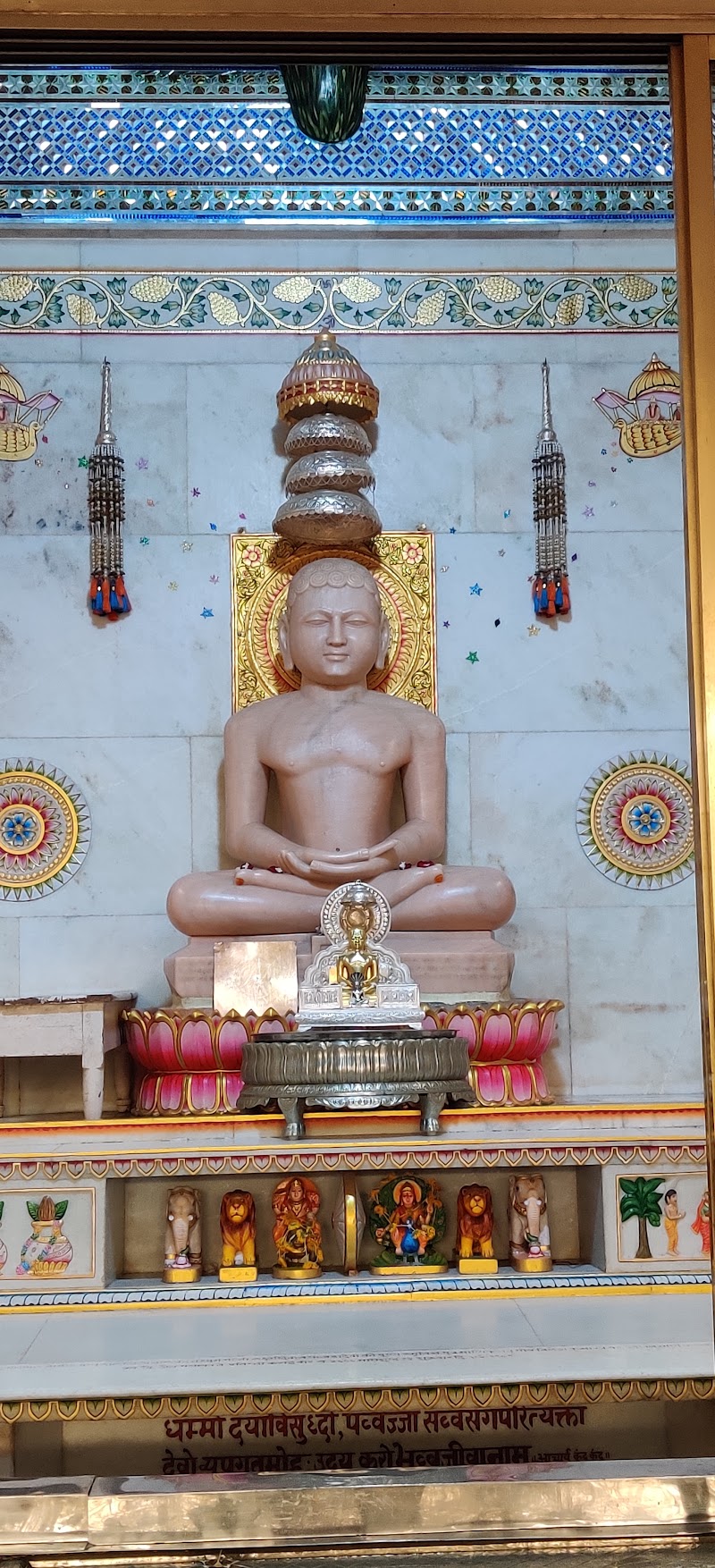 Shri 1008 Shantinath Digambar Jain Temple - Shri 1008 Shantinath Digambar Jain Temple Mondha Road, Jafar Gate, V8PP+G23, Shahgunj, Chhatrapati Sambhajinagar, Maharashtra 431001, India