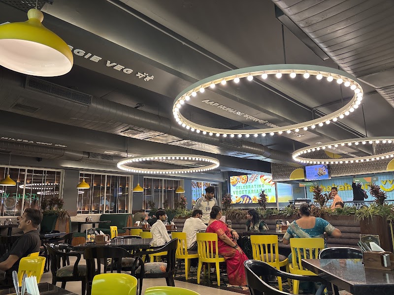 Veggie Veg - Veggie Veg 1st Floor, 142/32, Mahatma Gandhi Marg, Civil Lines, Prayagraj, Uttar Pradesh 211001, India