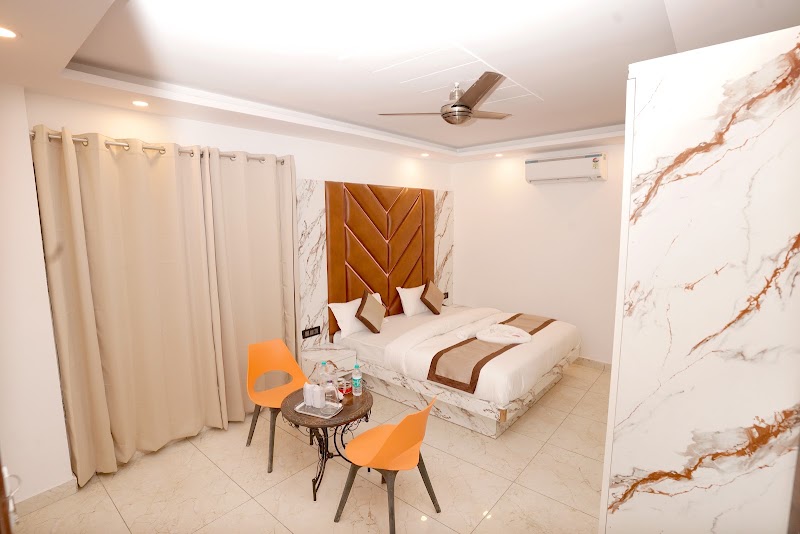 Hotel Silver Inn by PENTAURA - Hotel Silver Inn by PENTAURA Yoga Street, Badrinath Marg, Tapovan, Rishikesh, Uttarakhand 249192, India