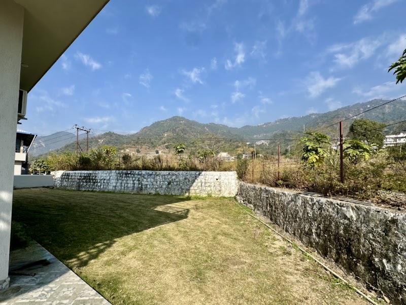 Yaari House - 8 Rooms Boutique in Dehradun - Yaari House - 8 Rooms Boutique in Dehradun, Purkul Rd, near Maa Bala Sundari Mandir, Salan Gaon, Bhagwant Pur, Dehradun, Uttarakhand 248001, India