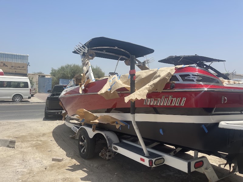 Wakesurfing & Wakeboarding - Wakesurfing & Wakeboarding, Dubai Marina - Dubai International Marine Club - Dubai - United Arab Emirates