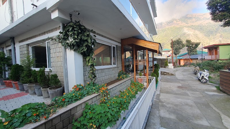 Nomadic Inn