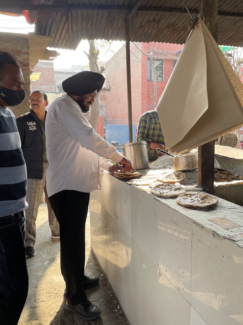 All India Famous Amritsari Kulcha - All India Famous Amritsari Kulcha, Maqbool Road, JVX9+VQG, near Race Course Road, crossing, Amritsar, Punjab 143001, India