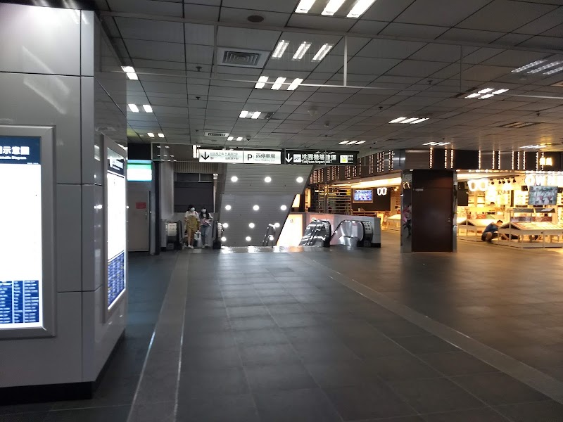 Taipei Station - Taipei Station, 100, Taiwan, Taipei City, Zhongzheng District, 車站 東 三門