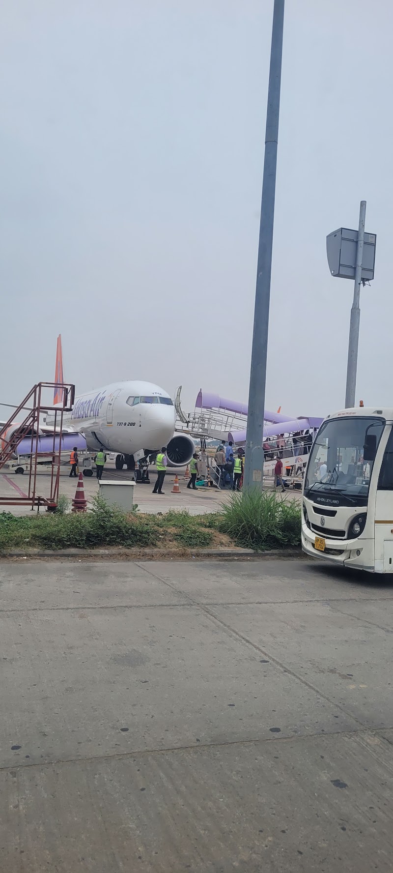 Babatpur airport - Babatpur airport 242/1, Central market DLW, Bhullanpur, Varanasi, Shivdaspur, Uttar Pradesh 221004, India
