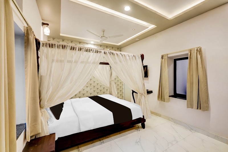 Hotel Lake N Hill View - Hotel Lake N Hill View & Rope Way, 60, near Fatehsagar Lake, beside Jain Temple, Dewali, Panchwati, Udaipur, Rajasthan 313001, India