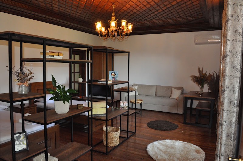 Timber Guest House - Timber Guest House, Rruga Mihal Komnena, Berat 5001, Albania
