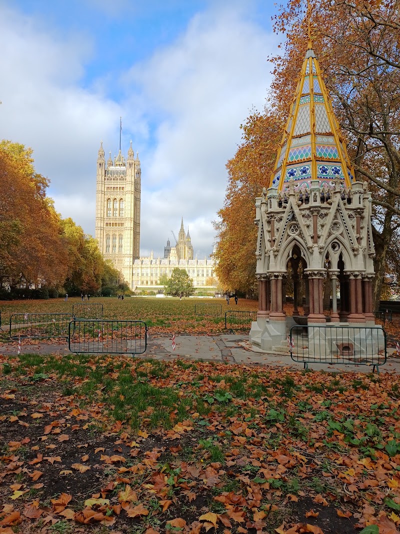 Victoria Tower Gardens - Victoria Tower Gardens Abingdon St, Millbank, London SW1P 3JA, UK