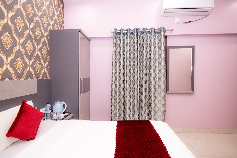 Hotel Ayodhya Palace - 400 Mtrs from HANUMAN GARHI. - Hotel Ayodhya Palace - 400 Mtrs from HANUMAN GARHI. Naya Ghat, New 43/3/144 Old 19/3/115 A, Meerapur Rd, near Palak Beauty Parlour, Rani Bazar Colony, Ayodhya, Uttar Pradesh 224123, India