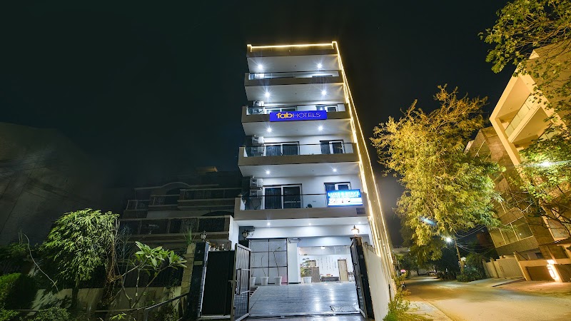 FabHotel Luxe 8 Stayz