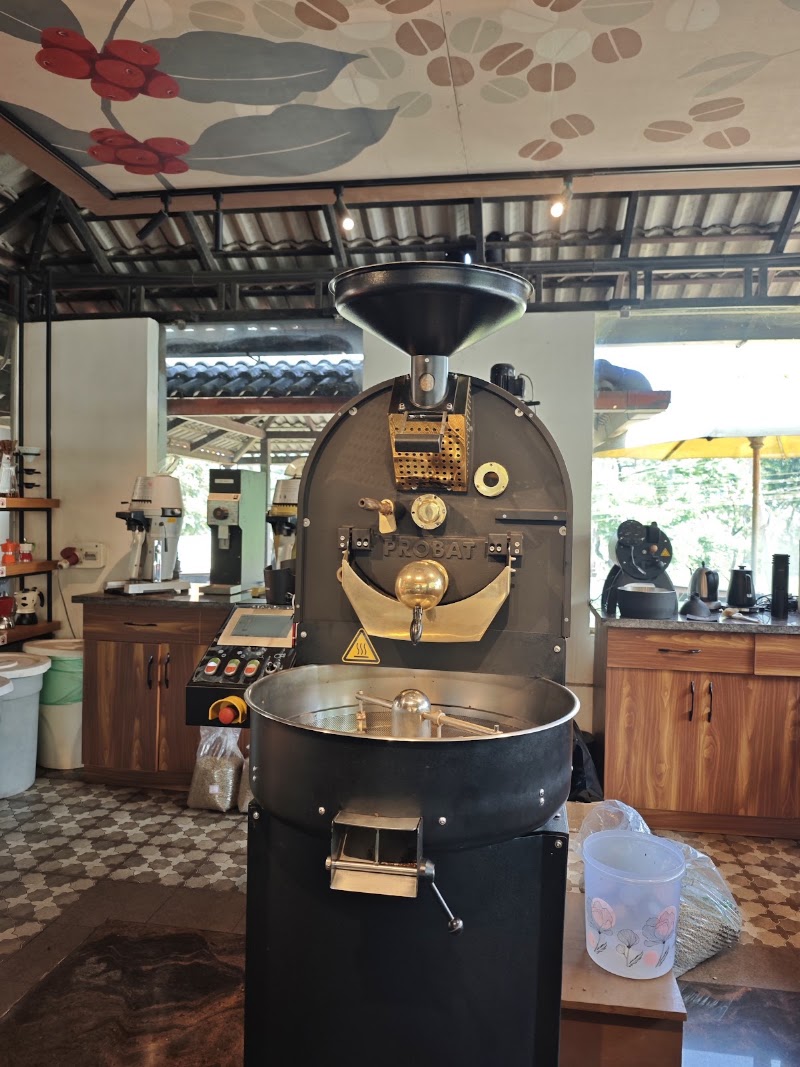 Big Cup Cafe - Big Cup Cafe Flagship Café & Roastery, Mysore - Madikeri Rd, Sampigekatte, Kannanda Bane, Madikeri, Karnataka 571201, India