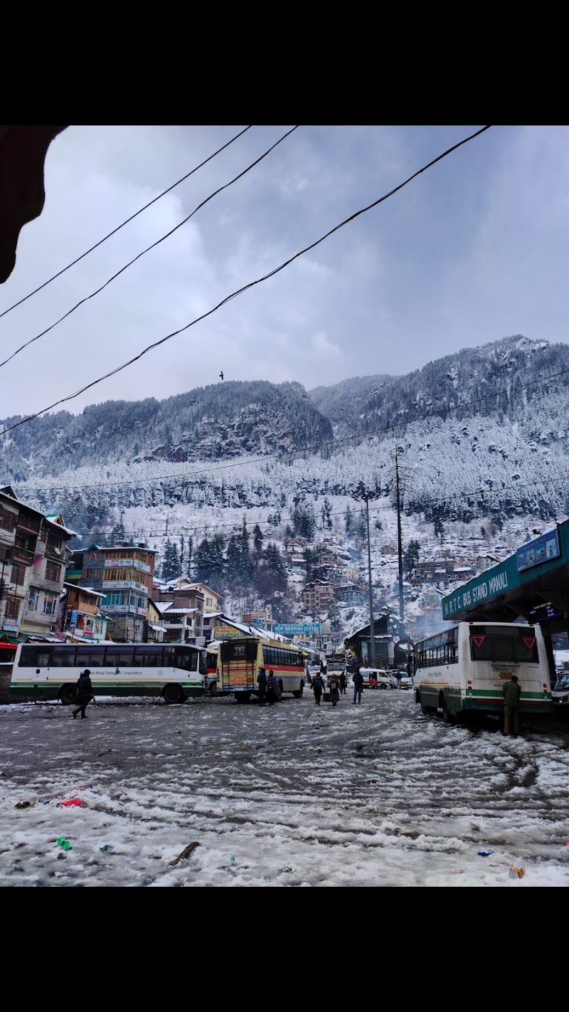 Manali Bus Stand - Manali Bus Stand, 65VQ+MXW, market, Siyal, Manali, Himachal Pradesh 175131, India