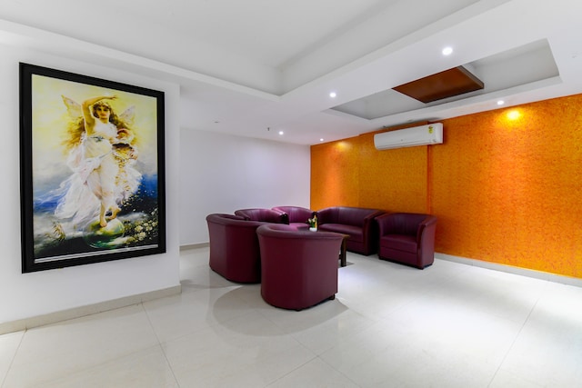 Hotel O Tyche Stays - Hotel O Tyche Stays 1875, Artech Lake Gardens, Near, Akkulam Bridge, behind Pothen's Hyundai, Oruvathilkotta, Thiruvananthapuram, Kerala 695029, India