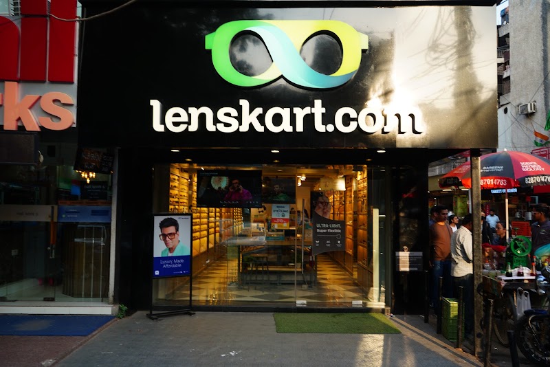 Lenskart.com Flagship Store at Amar Colony, New Delhi (First Lens Replacement Free)