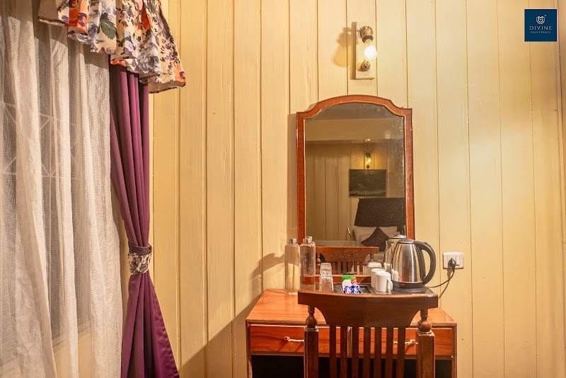 Divine Himalayan Resort - Divine Himalayan Resort, 26, Gandhi Rd, Limbugaon, Darjeeling, West Bengal 734101, India
