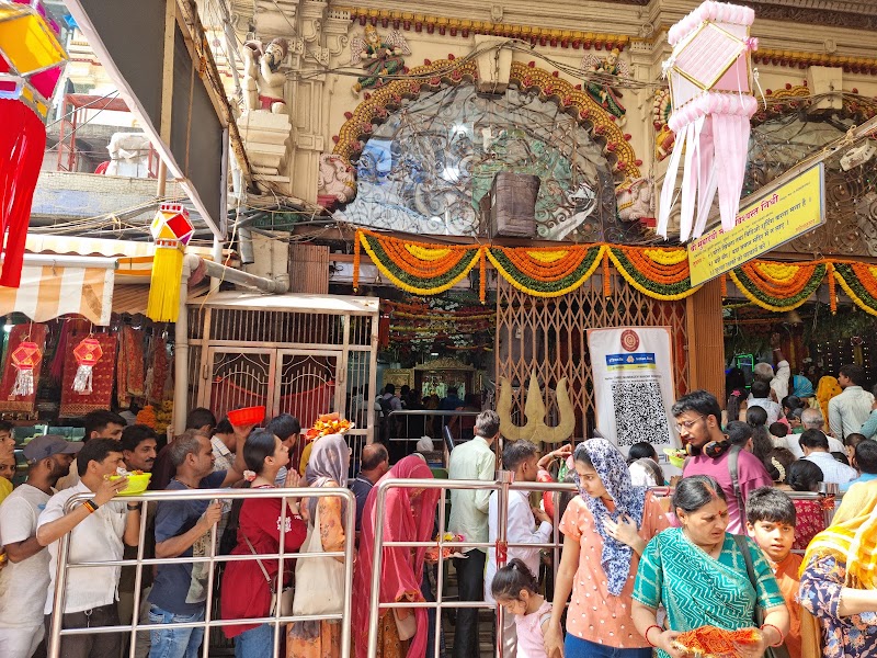 Shri Mumba Devi Temple Mumbai - Shri Mumba Devi Temple Mumbai 45/47, Dhanji St, Mumbadevi Area, Kalbadevi, Mumbai, Maharashtra 400002, India