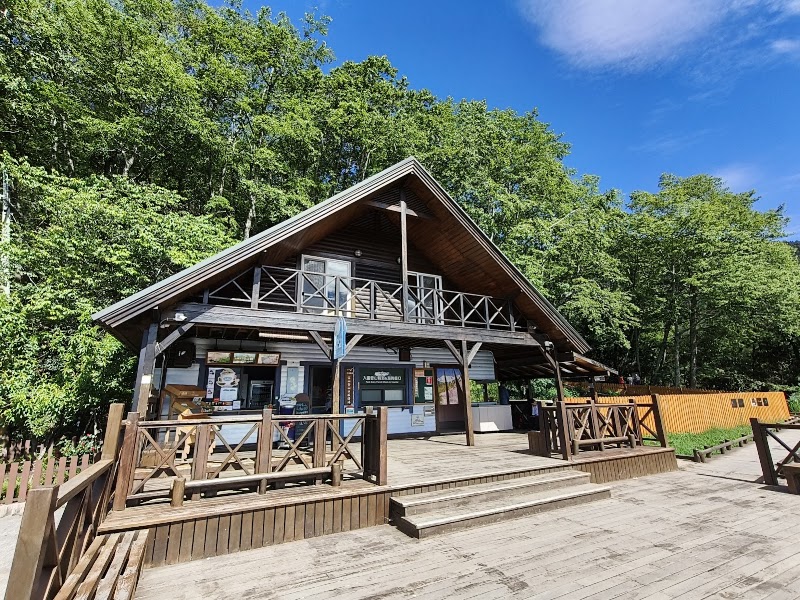 Xueshan Trailhead Service Station - Xueshan Trailhead Service Station, No. 9之3號, Wuling Rd, Pingdeng Village, Heping District, Taichung City, Taiwan 424