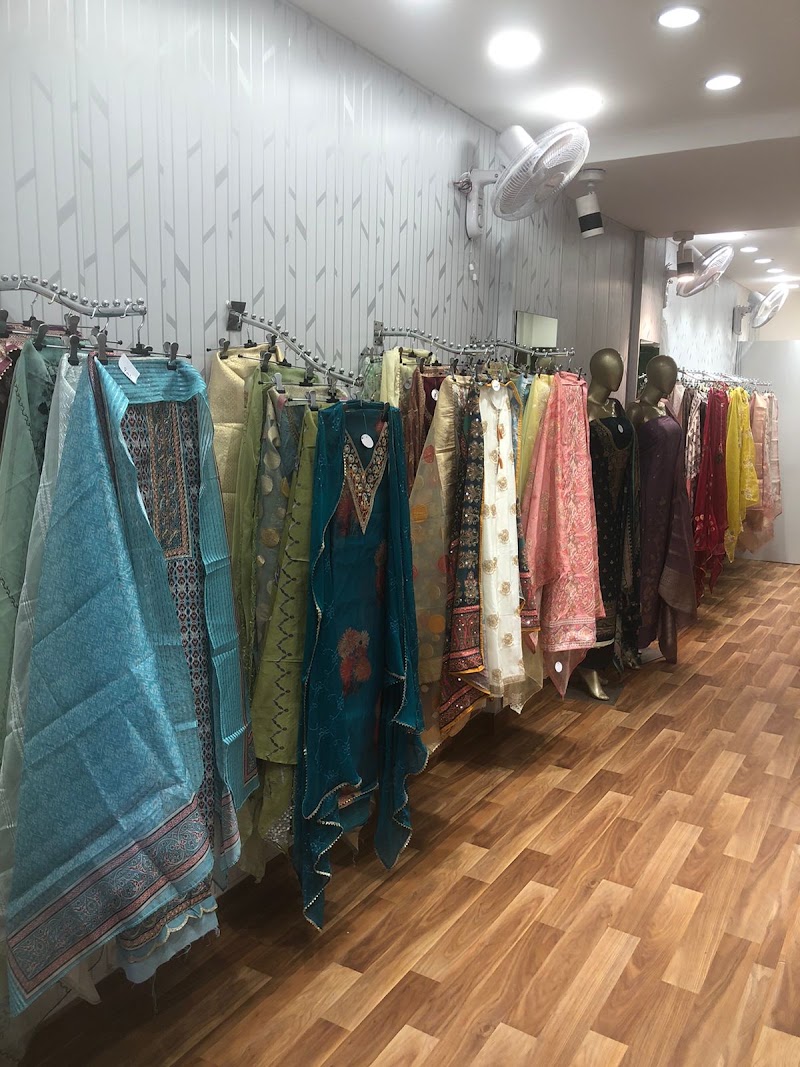 BARQAT : Reasonable Ladies Ethnic Wear