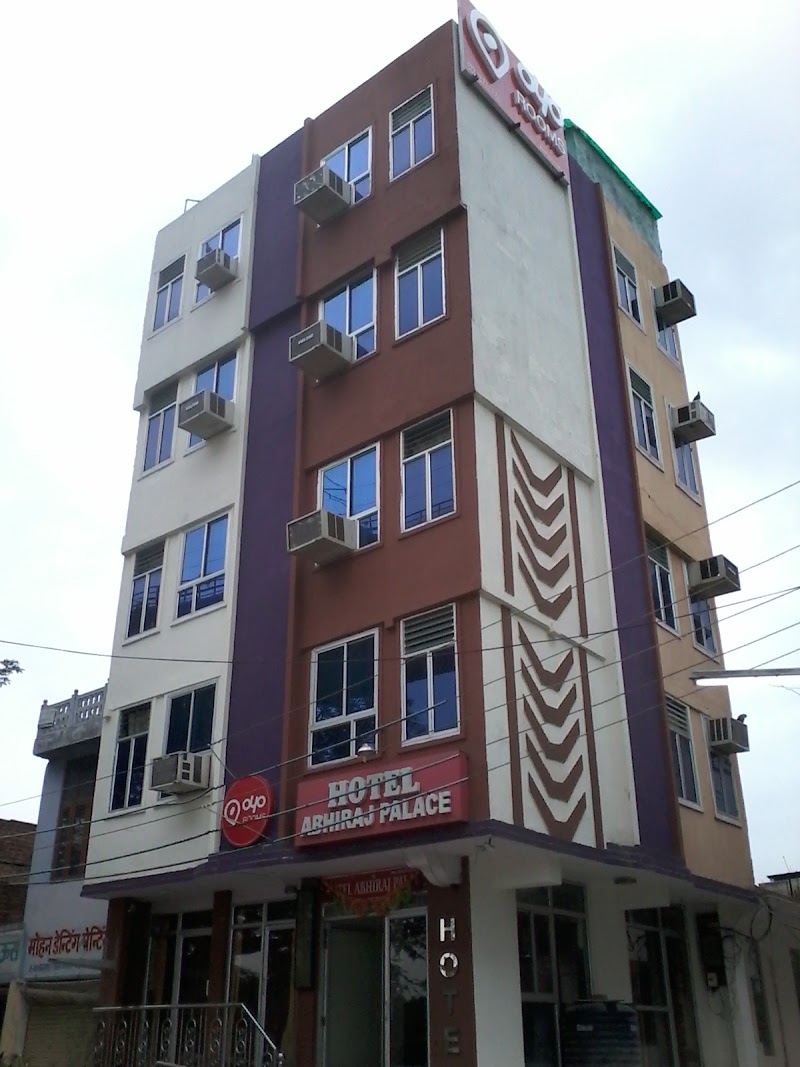 Hotel Abhiraj Palace