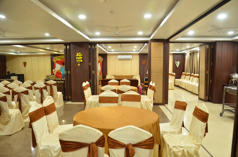 York Inn Boutique Hotel - York Inn Boutique Hotel Guru Govind, RWQH+34G, 82/166, Guru Govind Singh Marg, Lalkuan, Lucknow, Uttar Pradesh 226001, India