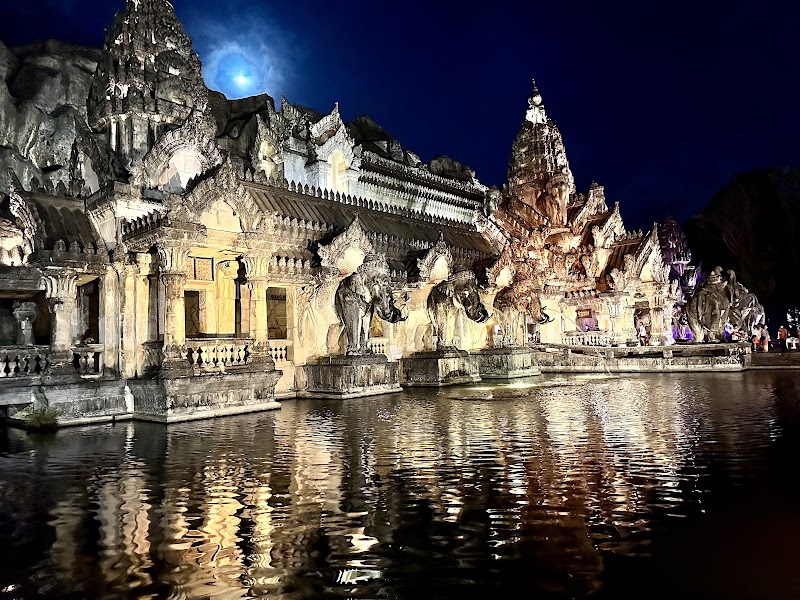 Phuket FantaSea - Phuket FantaSea 99, Tambon Kamala, Amphoe Kathu, Chang Wat Phuket 83150, Thailand