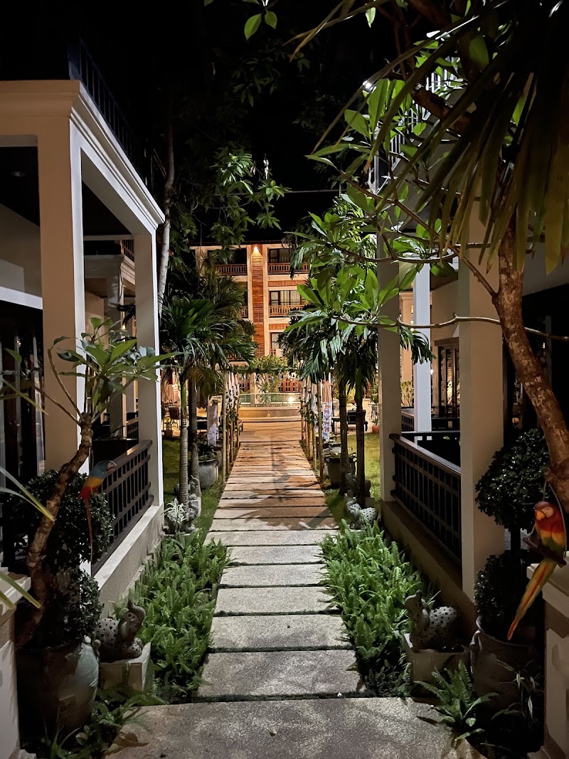 Angthong Hotel - Angthong Hotel, V4FH+34W, Lao-Thai Friendship Road, Luang Prabang, Laos