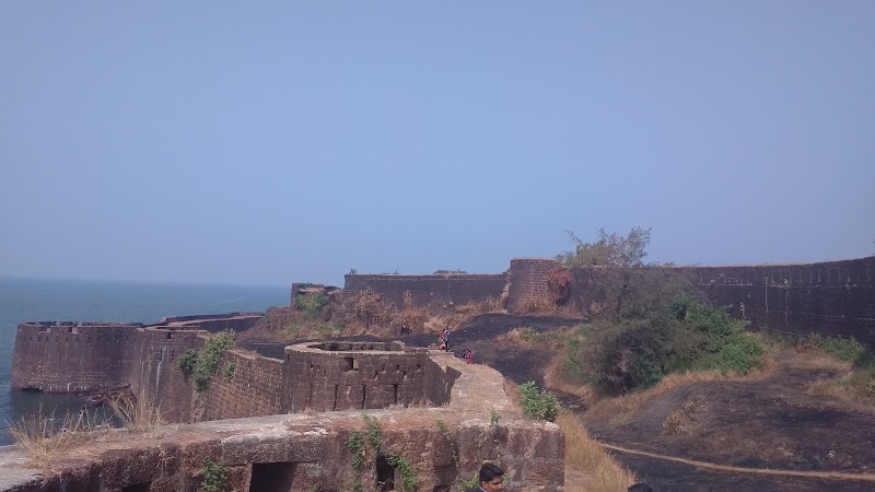 Vijaydurg Fort - Vijaydurg Fort, H86M+F5H, Maharashtra State Highway 4, Fort, Vijaydurg, Maharashtra 416806, India