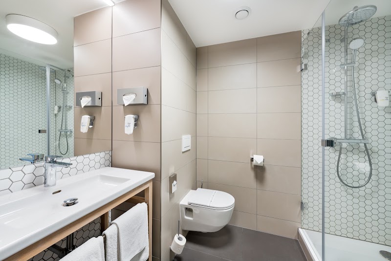 Holiday Inn Prague Airport by IHG - Holiday Inn Prague Airport by IHG, K Letišti 1074/32, 161 00 Praha-Praha 6, Czechia