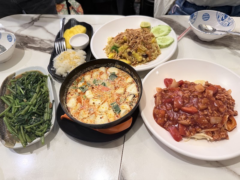 All Meals Sawasdee - All Meals Sawasdee 8 Soi Tha Tian, Khwaeng Phra Borom Maha Ratchawang, Khet Phra Nakhon, Krung Thep Maha Nakhon 10200, Thailand
