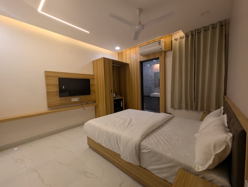 Accu Hotel Inn The Lavish Villa - Accu Hotel Inn The Lavish Villa 667, Bombay Hospital Service Rd, Part II, Scheme No 114, Indore, Madhya Pradesh 452010, India